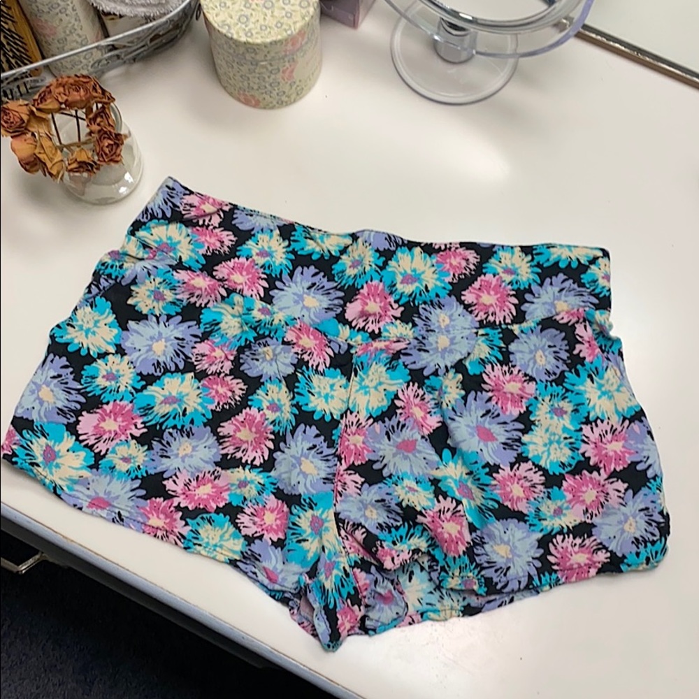 Floral linen shorts from PAC Sun.